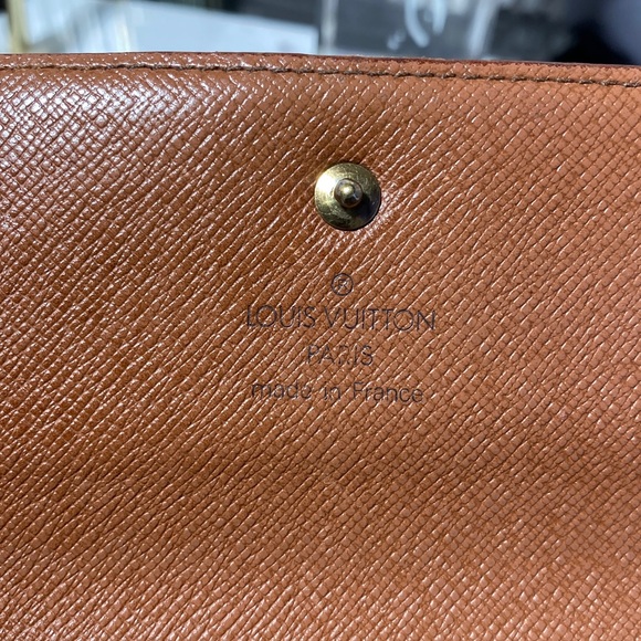 SOLDAuthentic Louis Vuitton Monogram International Long Wallet - Picture 6 of 13